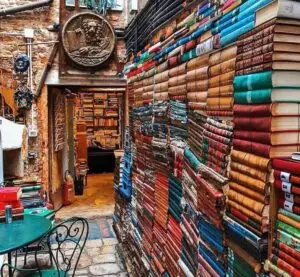 cropped-books.jpg